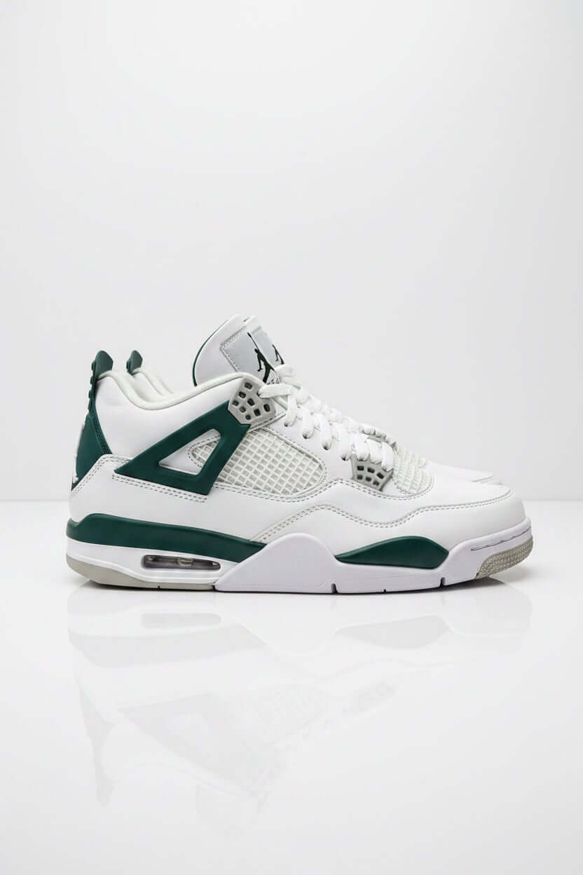 Scarpe Jordan per sport, design bianco e verde, perfette per attività atletica e comfort ottimale.