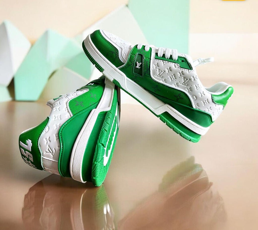 Scarpe Louis vuitton alta moda in verde e bianco, eleganti e lussuose, design all'avanguardia e materiali di alta qualità.